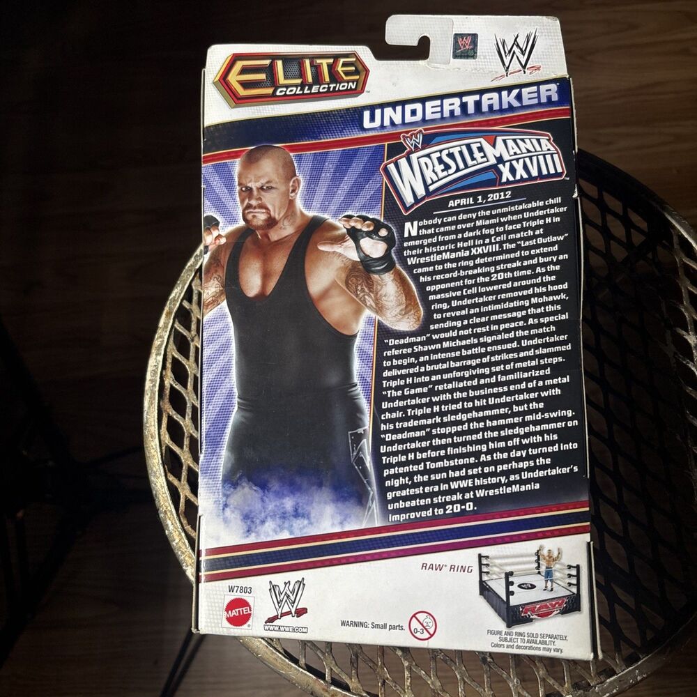 WWE Mattel Elite Toys R Us Exclusive 20-0 The Undertaker - Picture 6 of 8